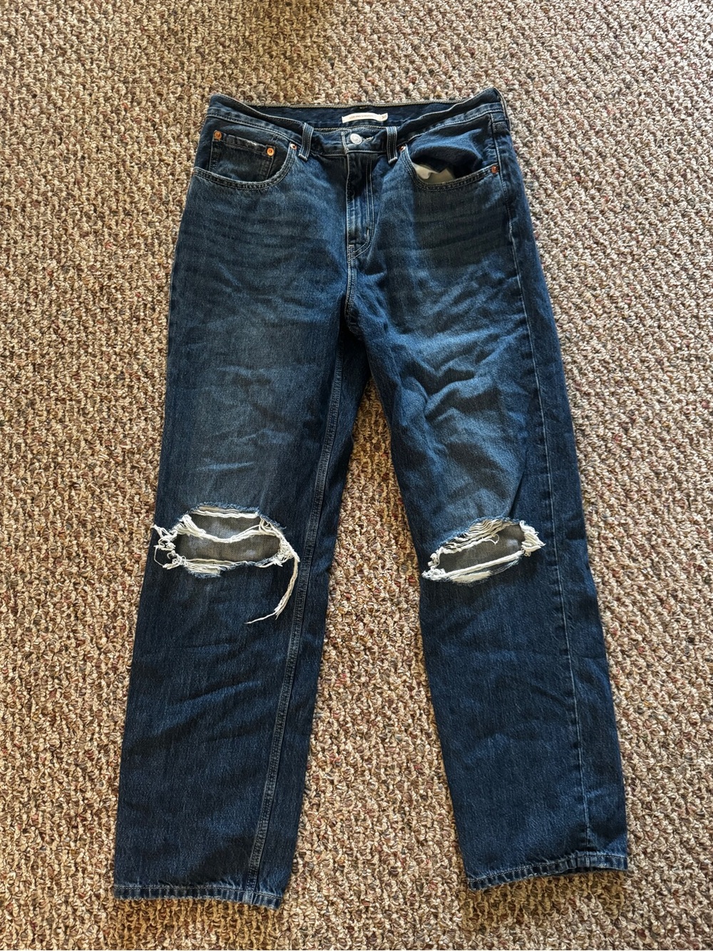Women’s Distressed Levi’s Dark Blue Jeans